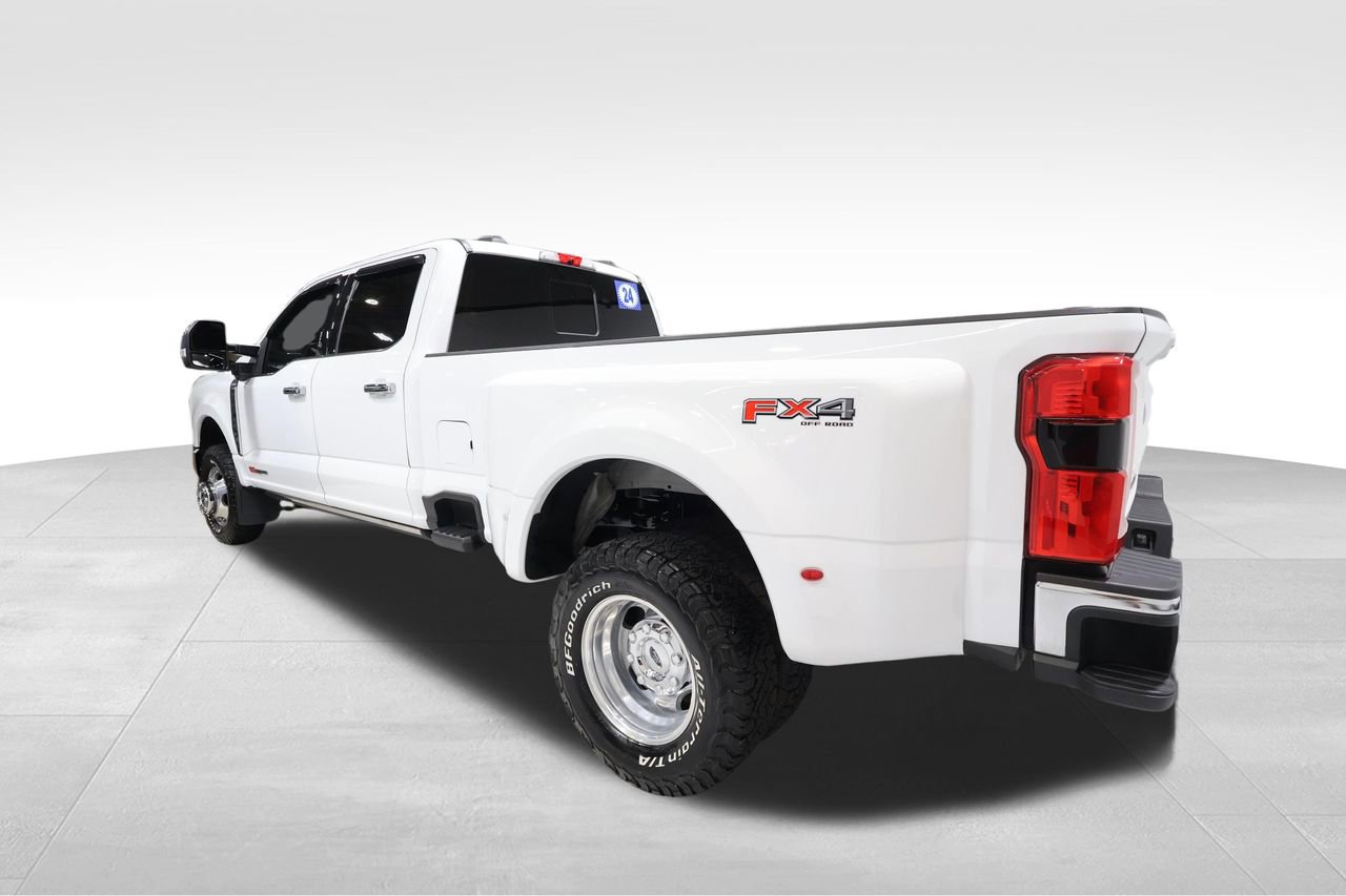 Used 2024 Ford F350 Lariat w/ Lariat Ultimate Package AWD/4WD image 2