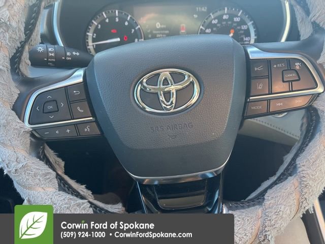 Used 2021 Toyota Highlander XLE image 12