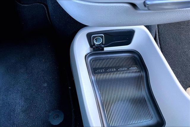 Used 2024 Chrysler Voyager LX image 17