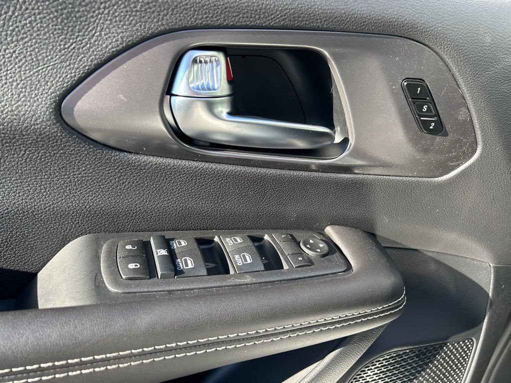 New 2026 Chrysler Pacifica Select AWD/4WD image 12
