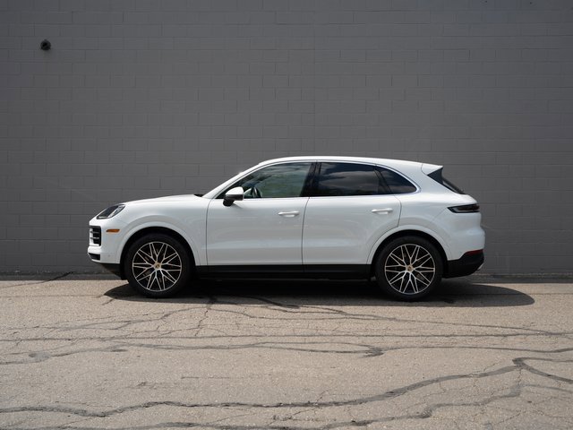 Certified 2024 Porsche Cayenne image 2