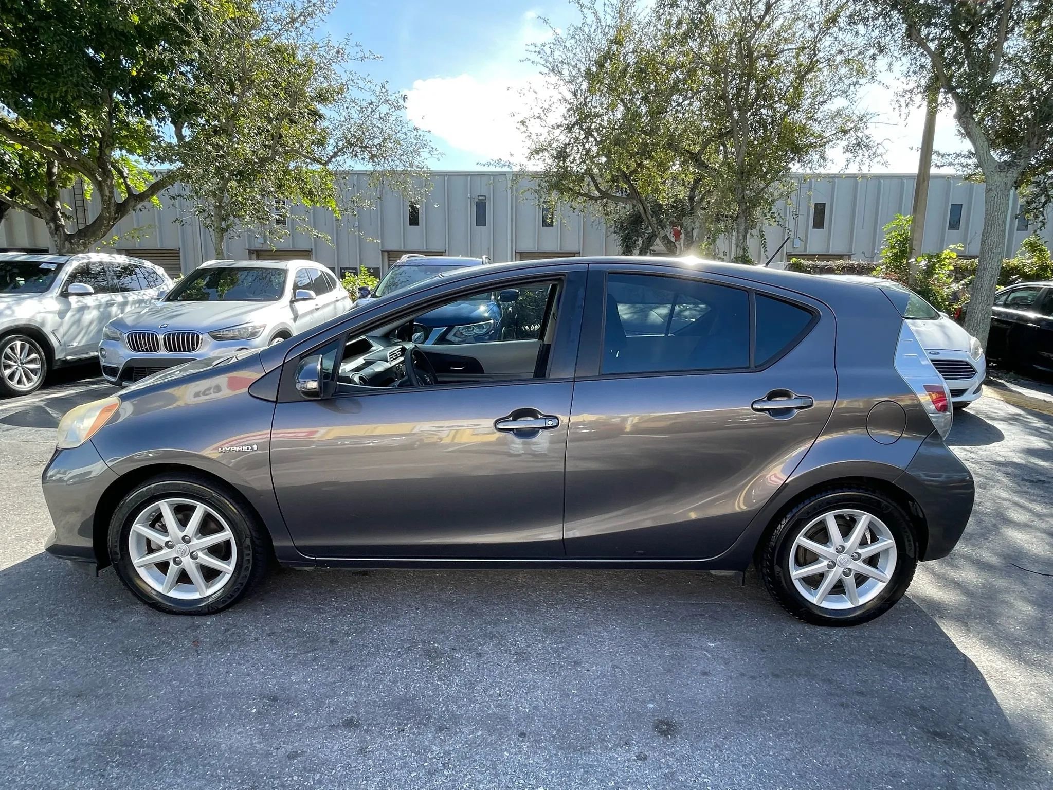 Used 2013 Toyota Prius C One image 7
