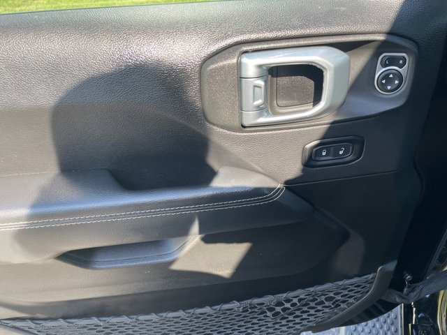 Used 2022 Jeep Wrangler Unlimited Sahara w/ Cold Weather Group image 18