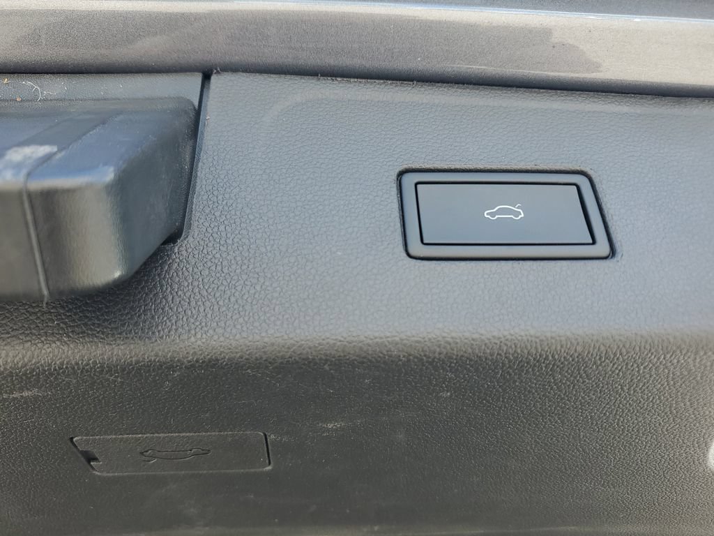 Certified 2023 Volkswagen Atlas SE FWD image 15