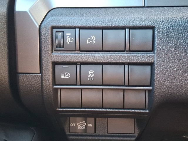 Certified 2024 Toyota Tacoma SR5 AWD/4WD image 24