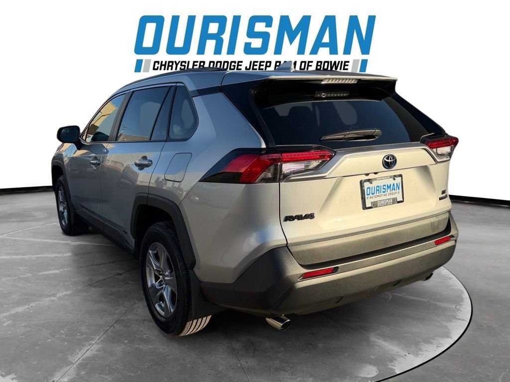 Used 2022 Toyota RAV4 LE image 6