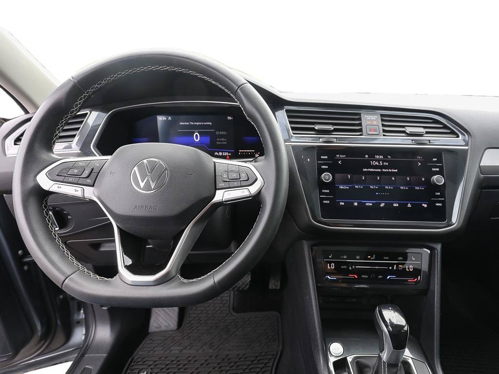 Used 2022 Volkswagen Tiguan SE AWD/4WD image 14
