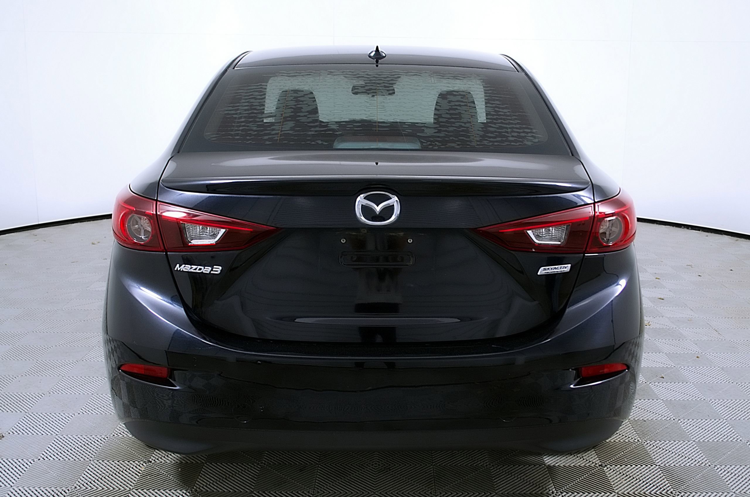 Used 2017 MAZDA MAZDA3 Grand Touring image 8