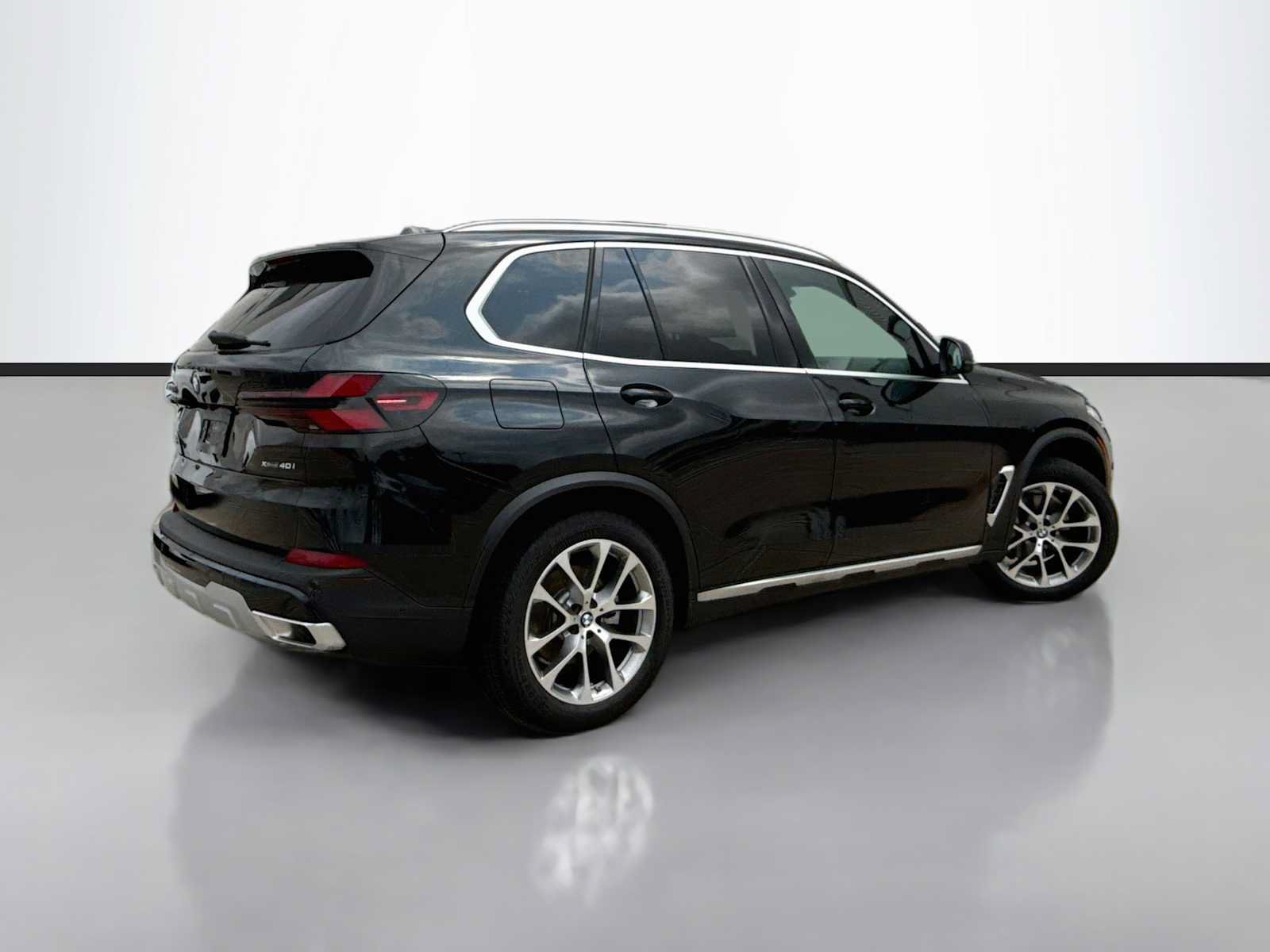 Used 2026 BMW X5 xDrive40i AWD/4WD image 3