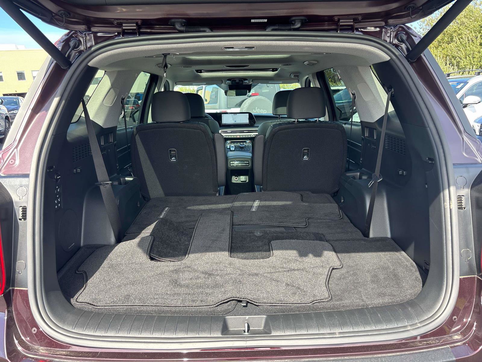 Used 2024 Hyundai Palisade Limited AWD/4WD image 13