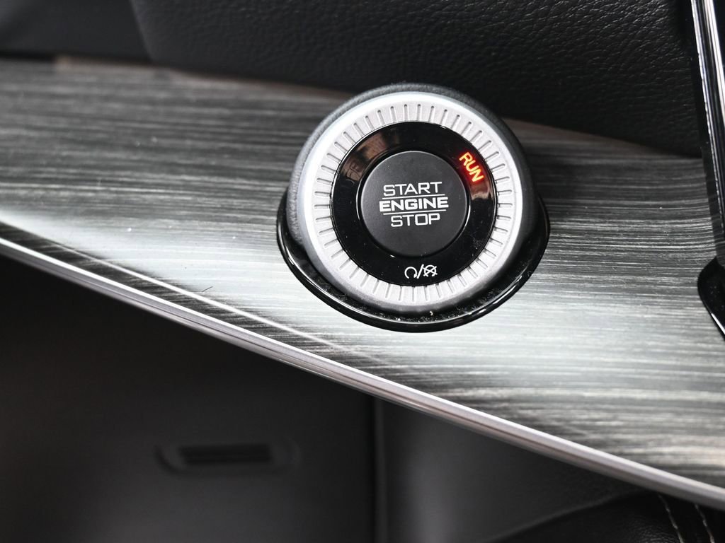 Used 2023 Jeep Wagoneer Series III w/ Preferred Equipment Group image 28