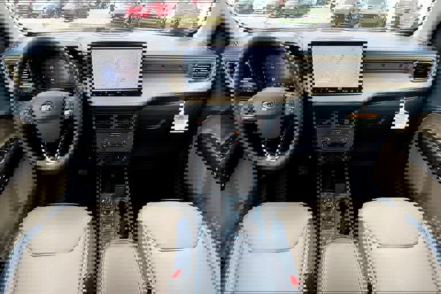 Certified 2025 Ford Maverick Lariat w/ 4K Tow Package image 15