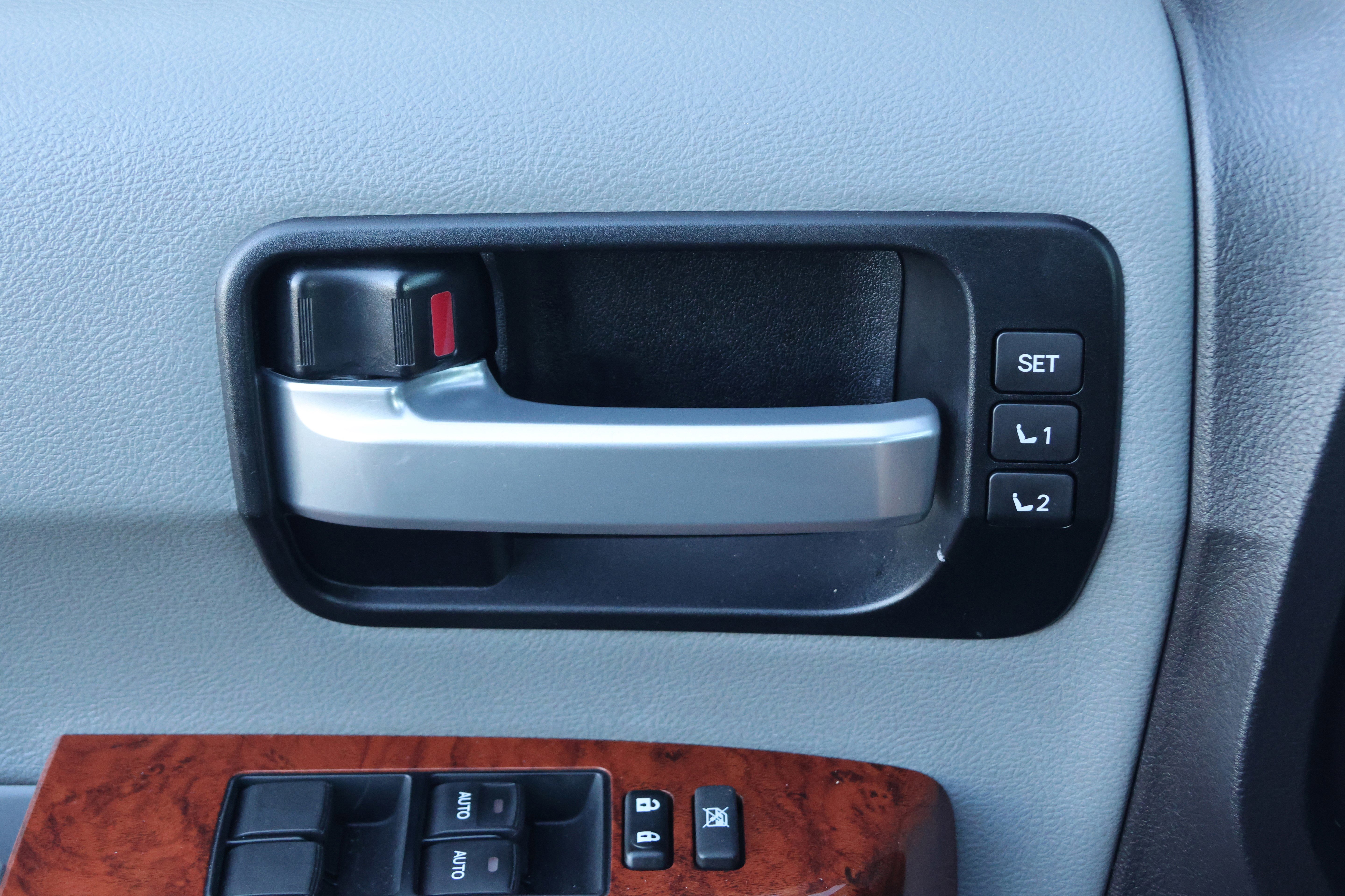 Used 2018 Toyota Sequoia Platinum image 13