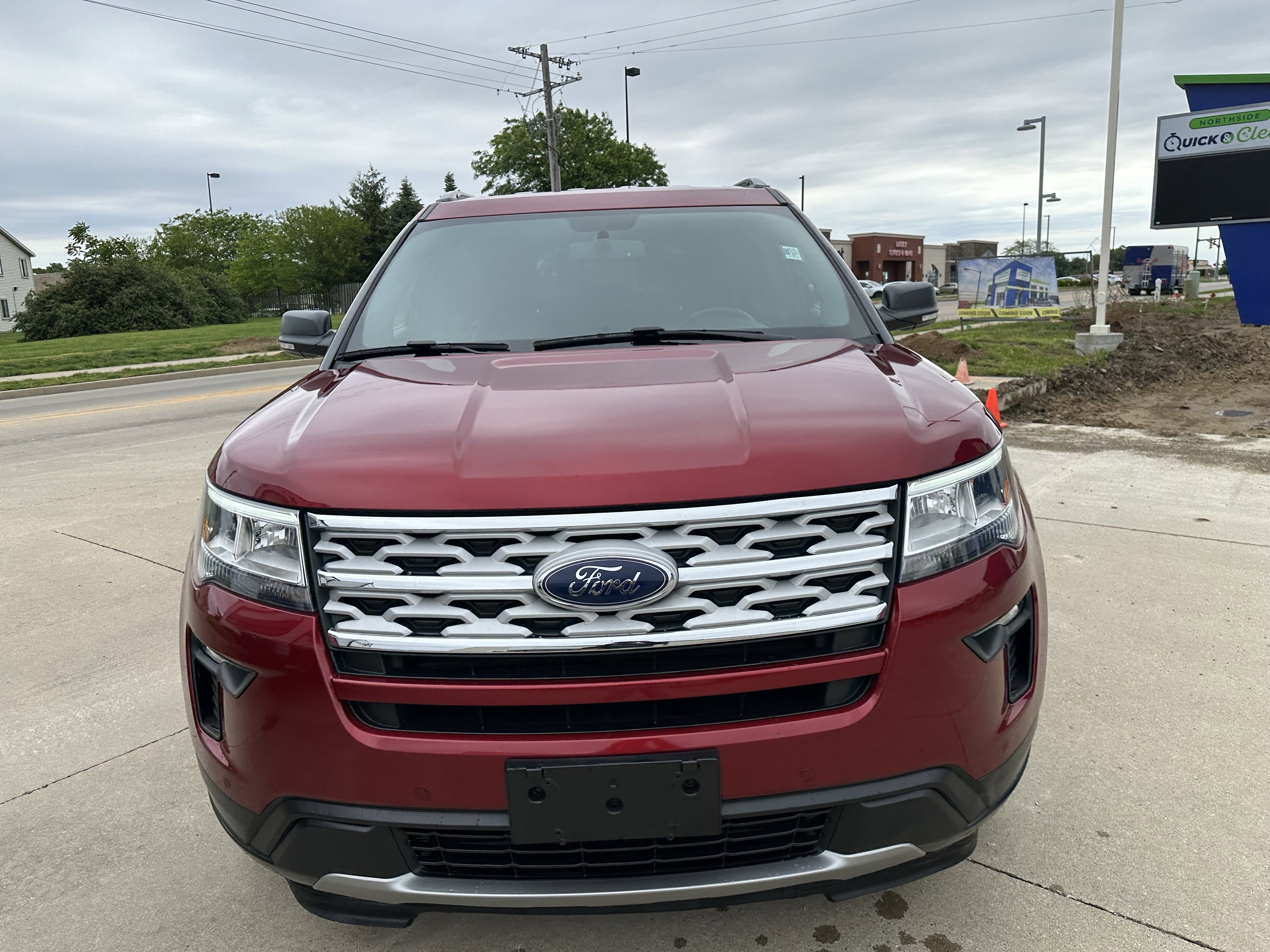 Used 2019 Ford Explorer XLT w/ Equipment Group 202A AWD/4WD image 13
