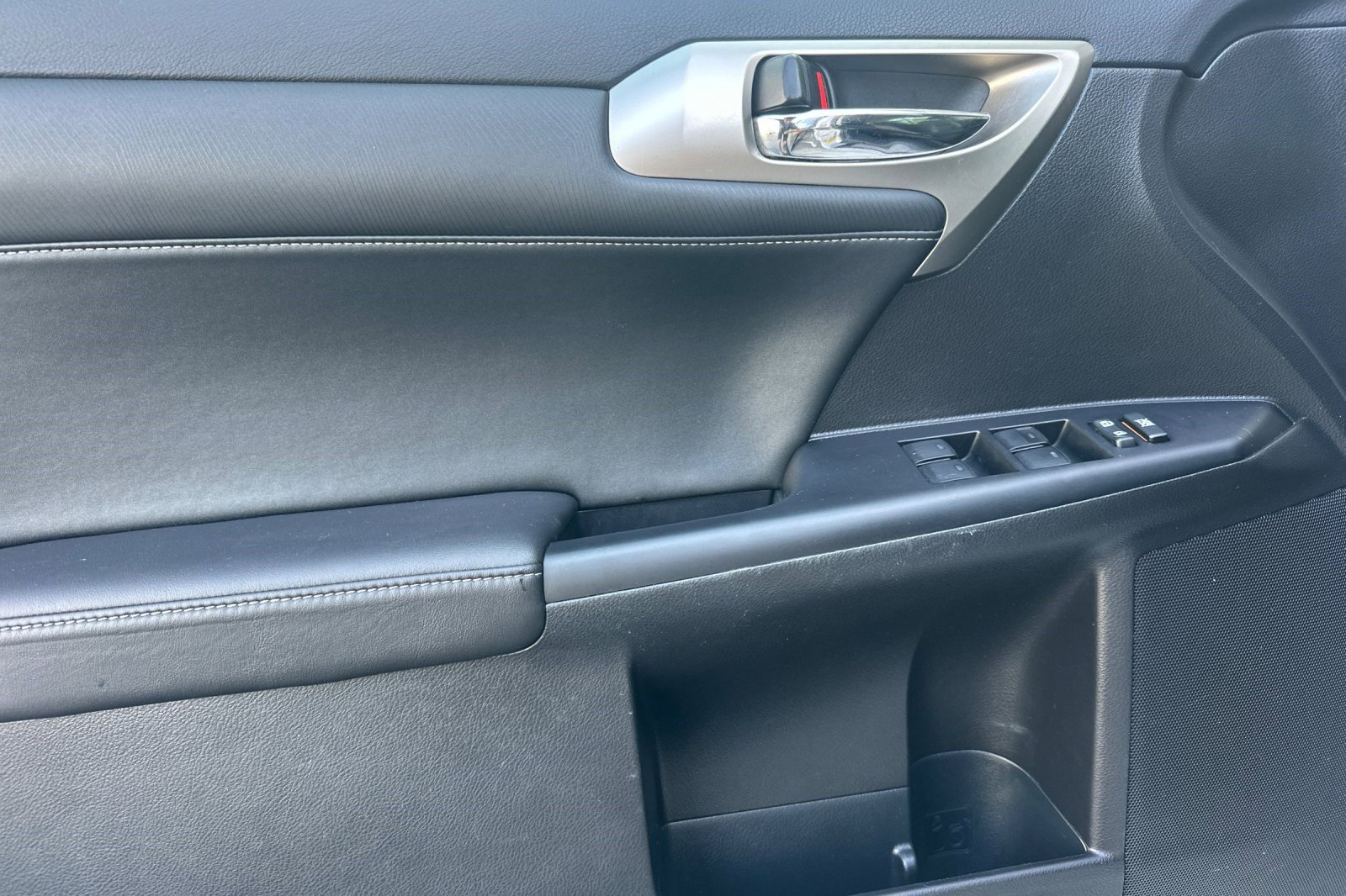 Used 2015 Lexus CT 200h image 12