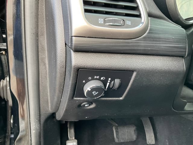 Used 2020 Jeep Grand Cherokee Altitude RWD image 9