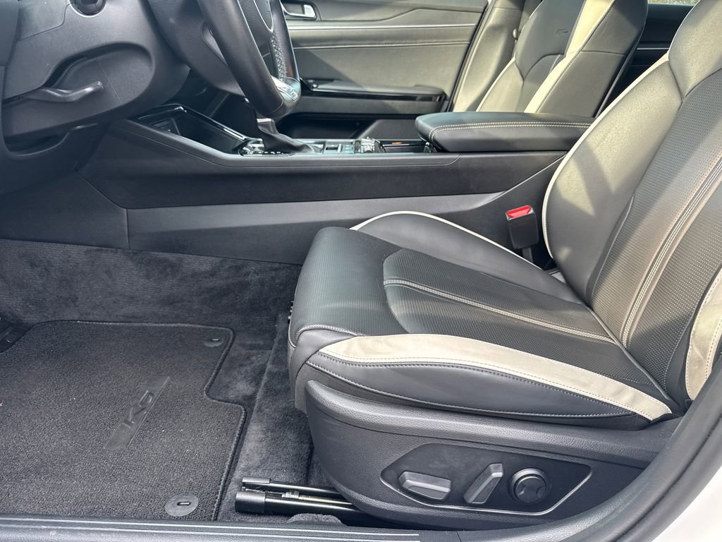 Certified 2025 Kia K5 GT-Line image 10