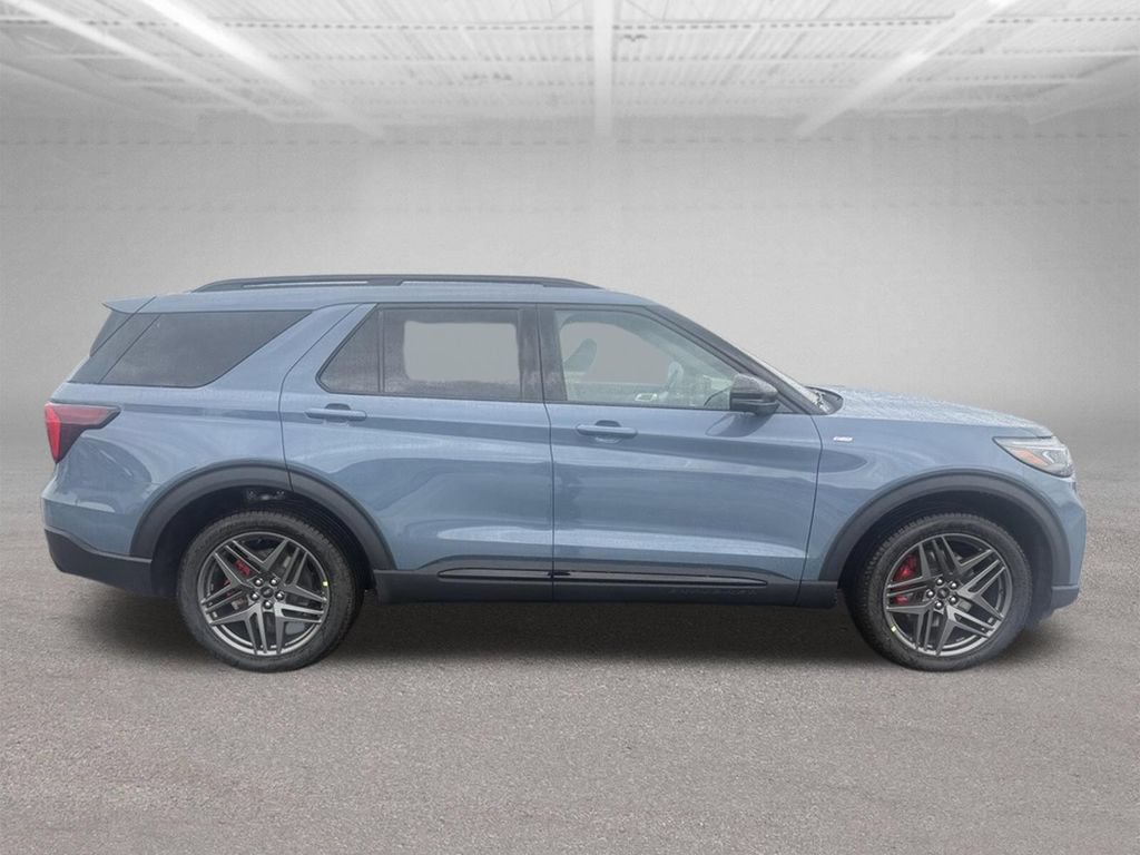 New 2026 Ford Explorer ST-Line w/ ST-Line Street Pack AWD/4WD image 2