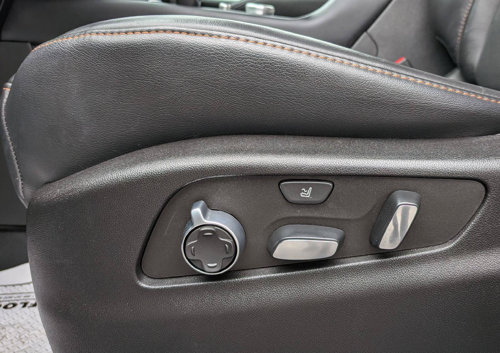 Used 2023 Cadillac XT4 Sport AWD/4WD image 13
