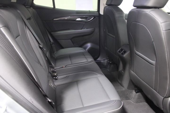Used 2023 Buick Envision Essence image 28