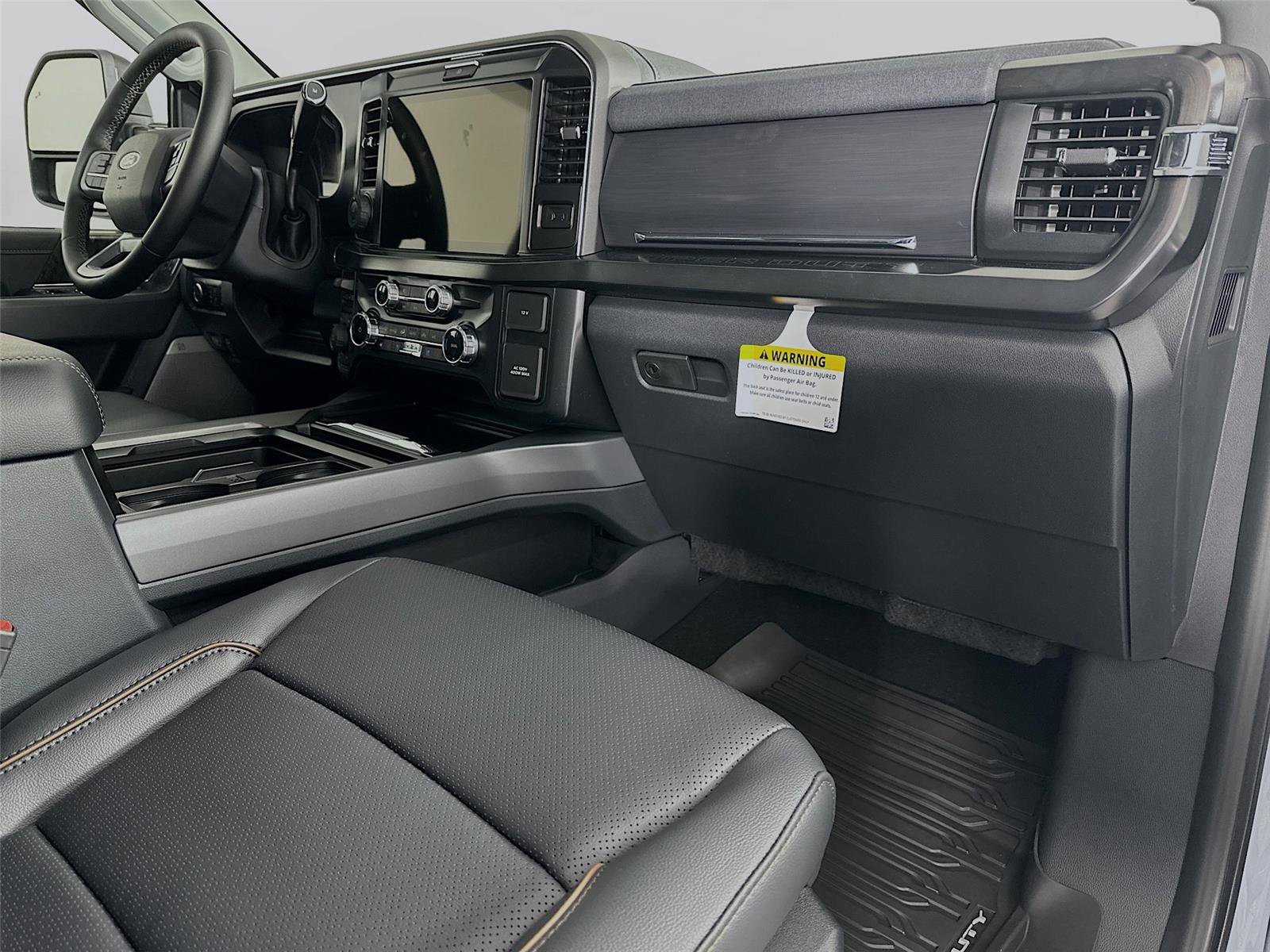 New 2026 Ford F250 Lariat w/ Black Appearance Package image 31