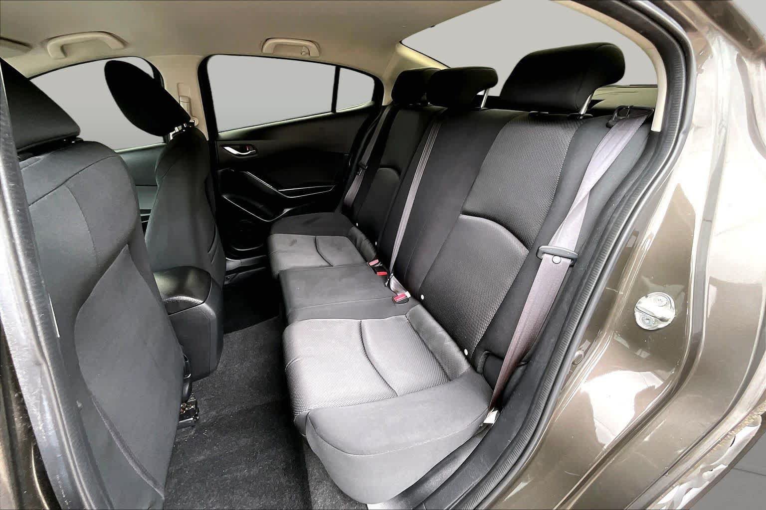 Used 2017 MAZDA MAZDA3 Sport FWD image 21