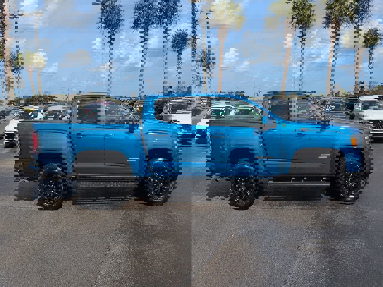 Used 2022 GMC Canyon Elevation w/ Elevation Premium Package image 3