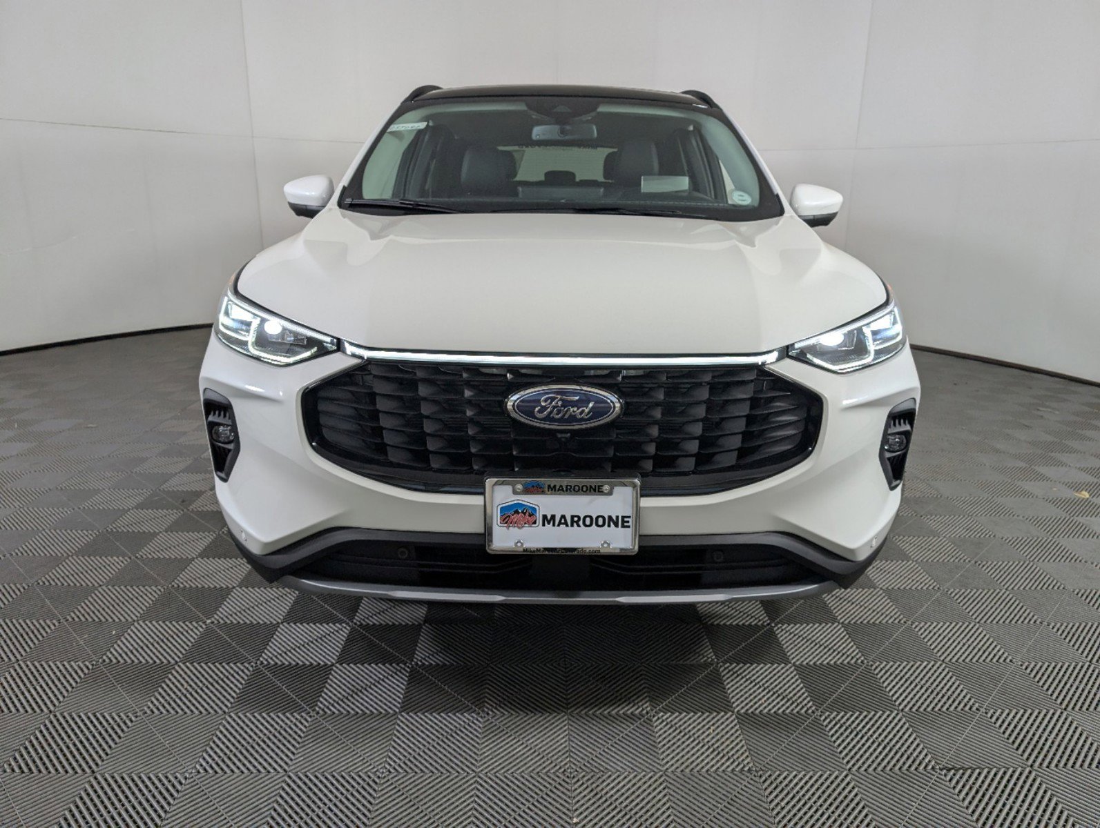 New 2025 Ford Escape SE w/ PHEV Premium Package image 2