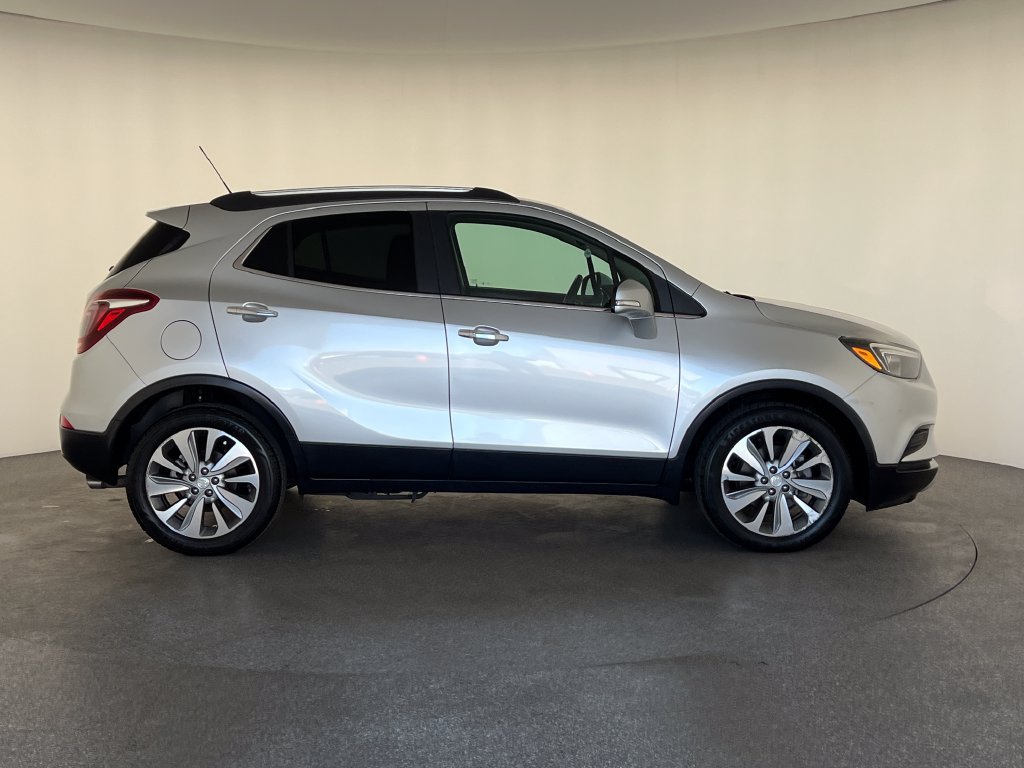 Used 2018 Buick Encore Preferred FWD image 2
