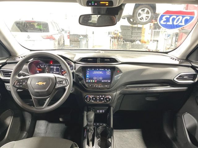 Used 2023 Chevrolet TrailBlazer LT w/ Convenience Package FWD image 19