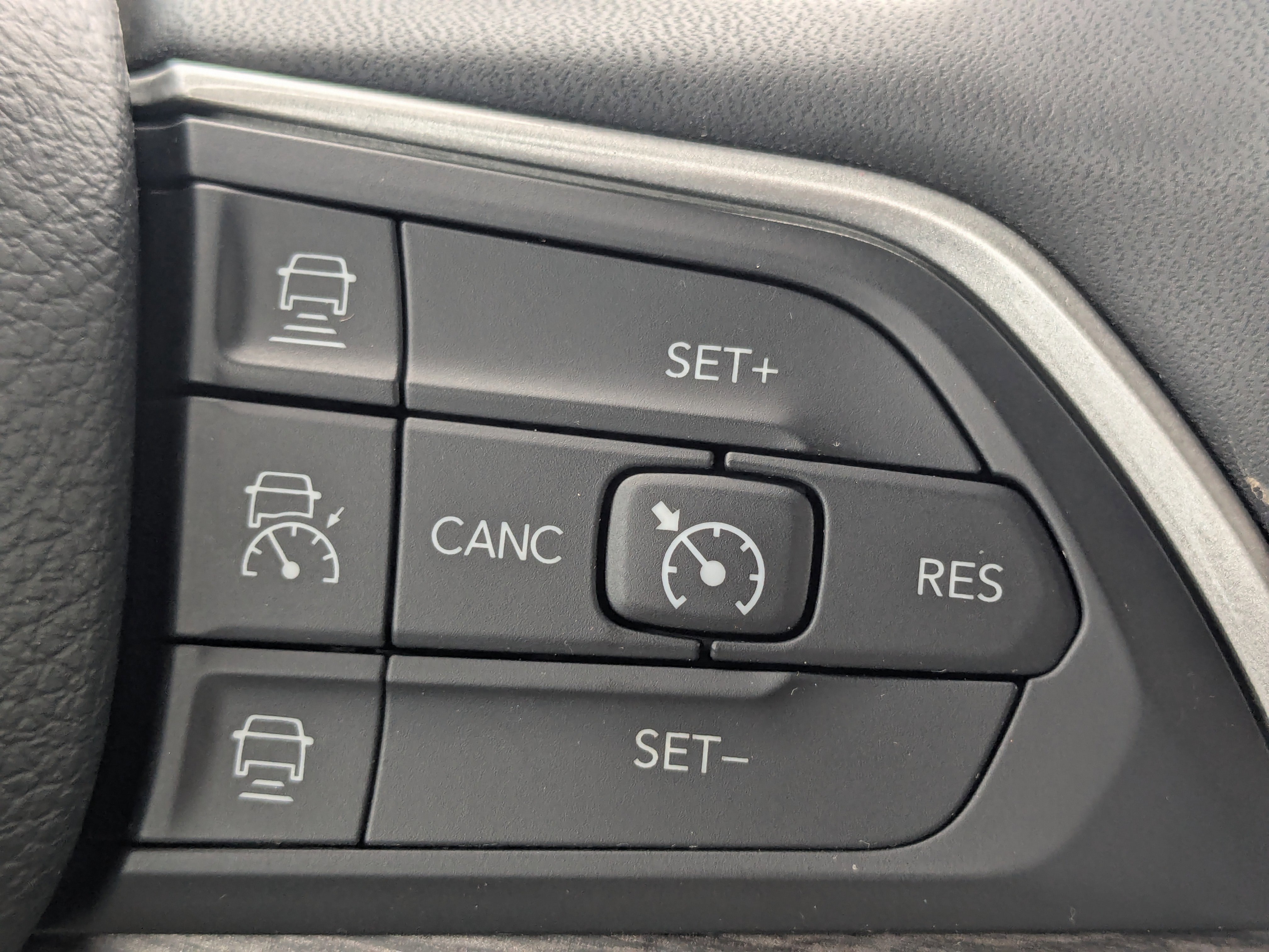 Used 2023 Jeep Grand Cherokee Limited image 36