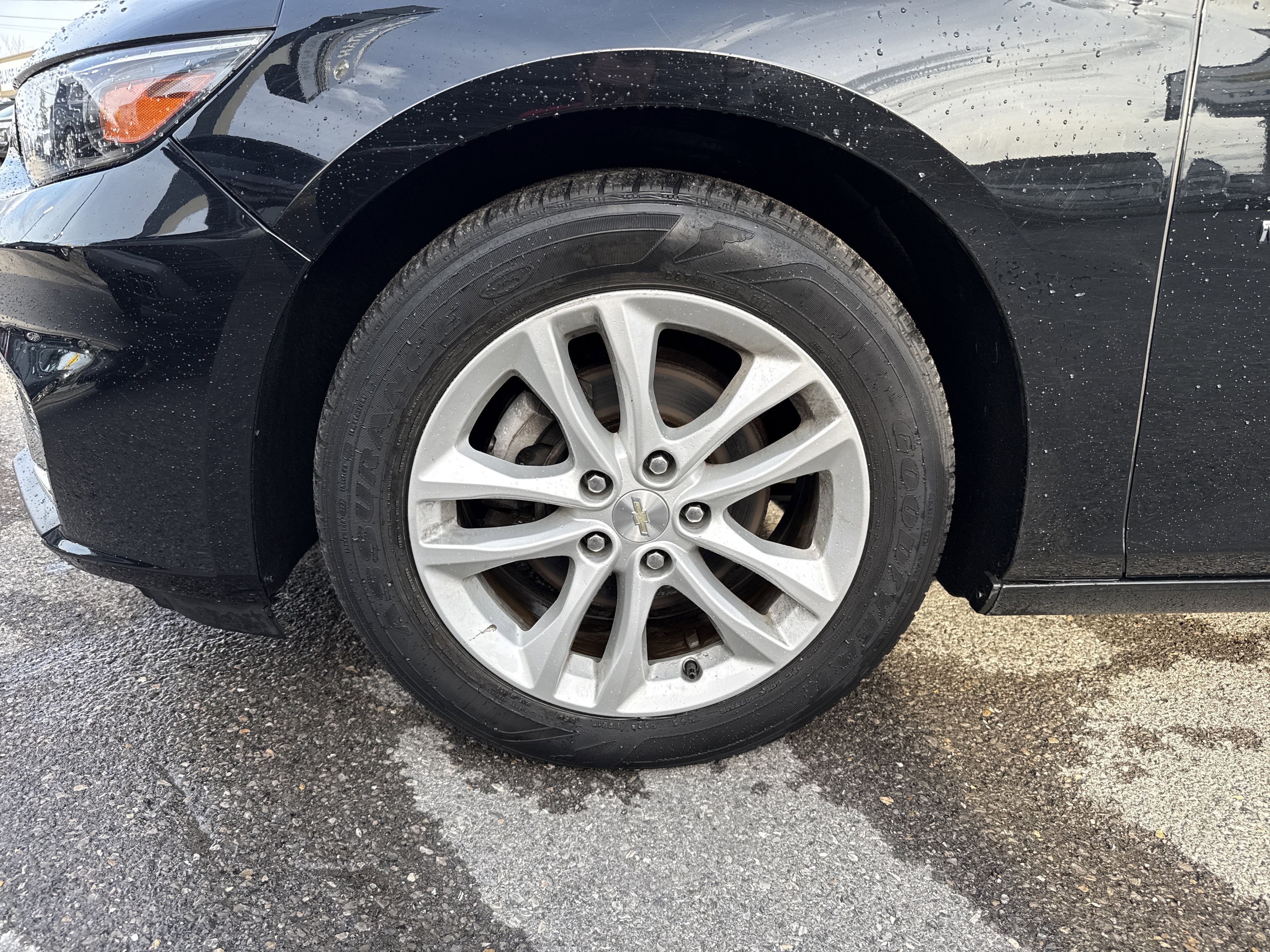 Used 2017 Chevrolet Malibu LT image 10