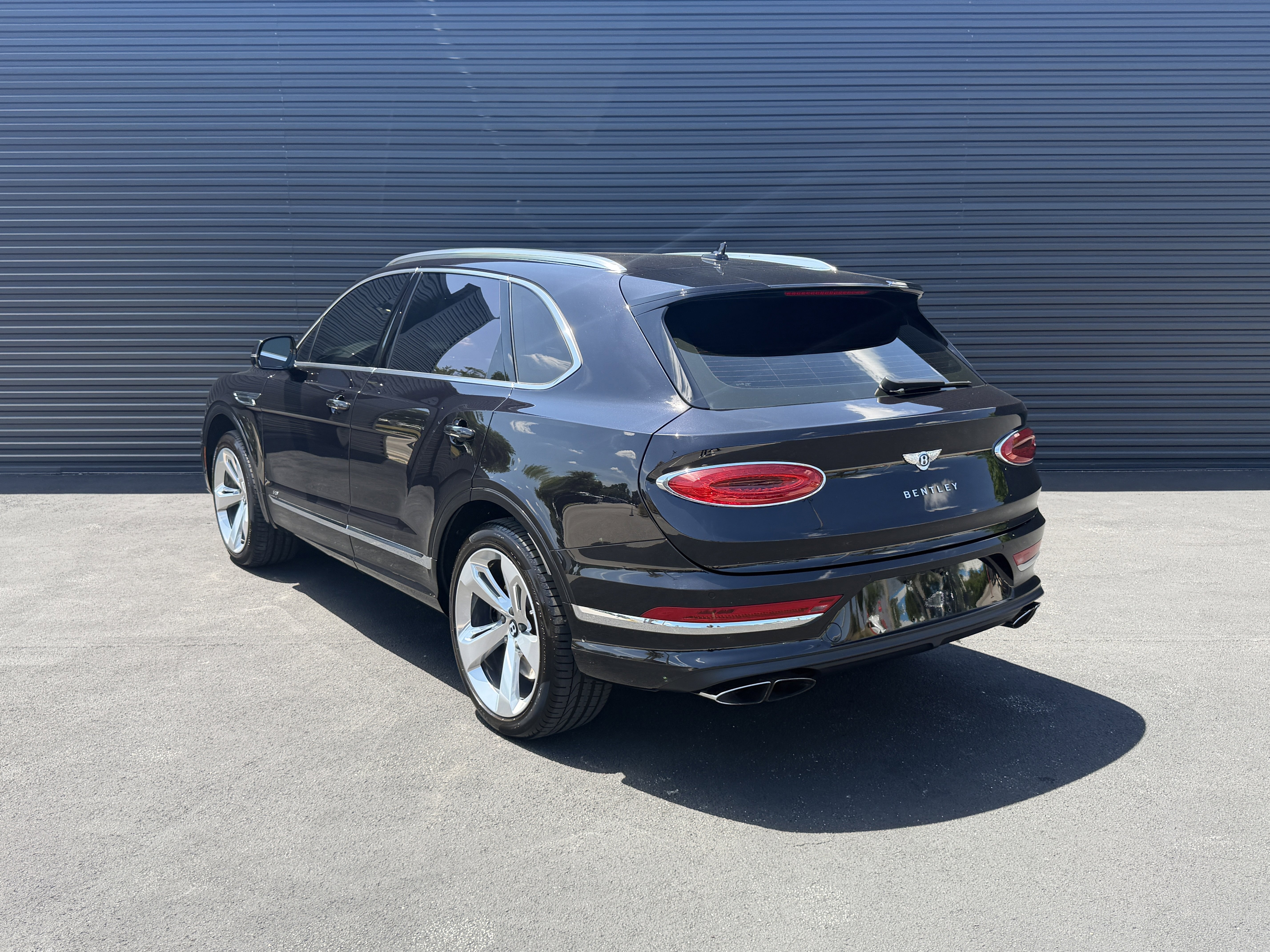 Used 2022 Bentley Bentayga image 3