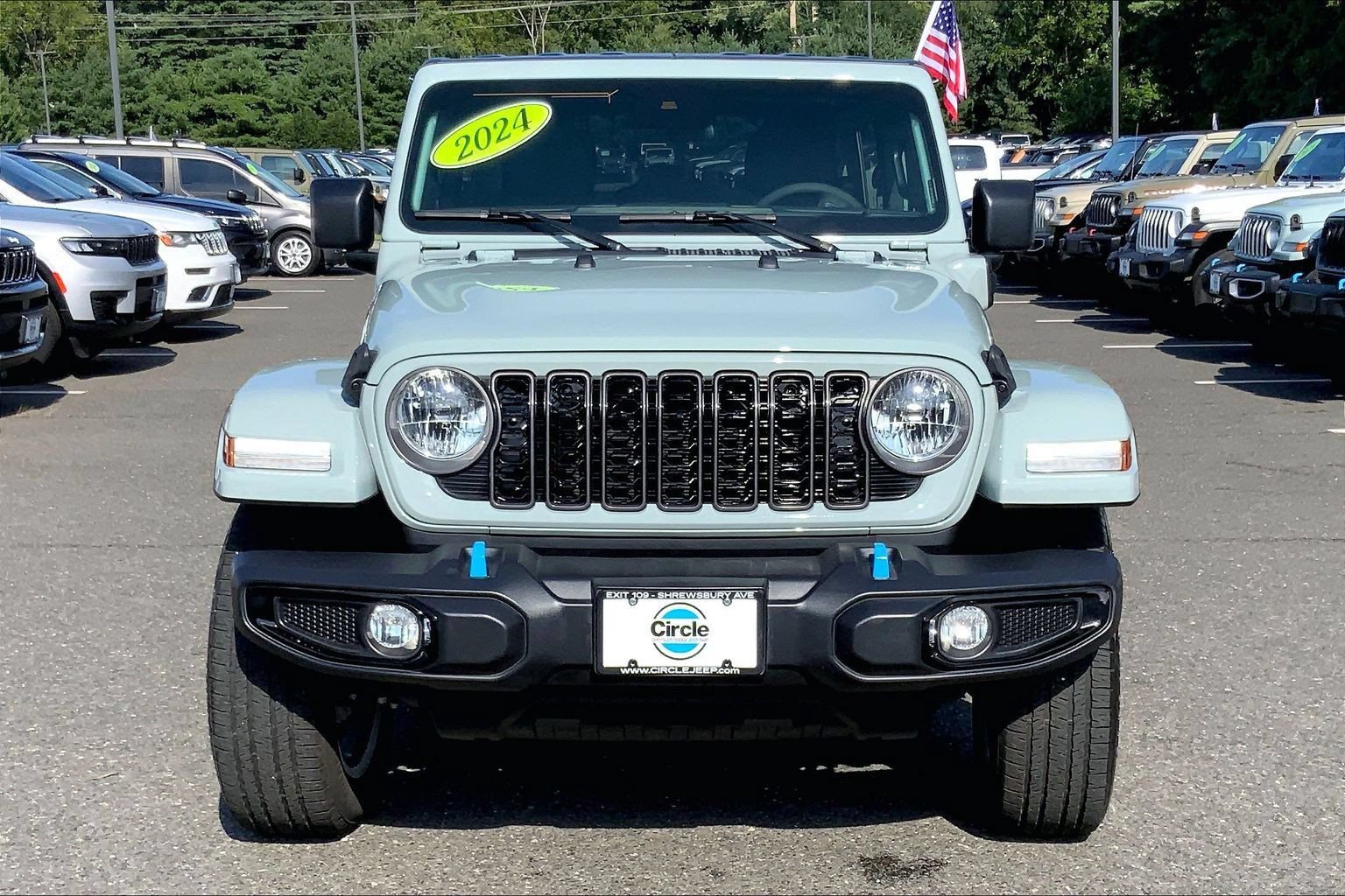 Used 2024 Jeep Wrangler Unlimited w/ Convenience Group AWD/4WD image 3