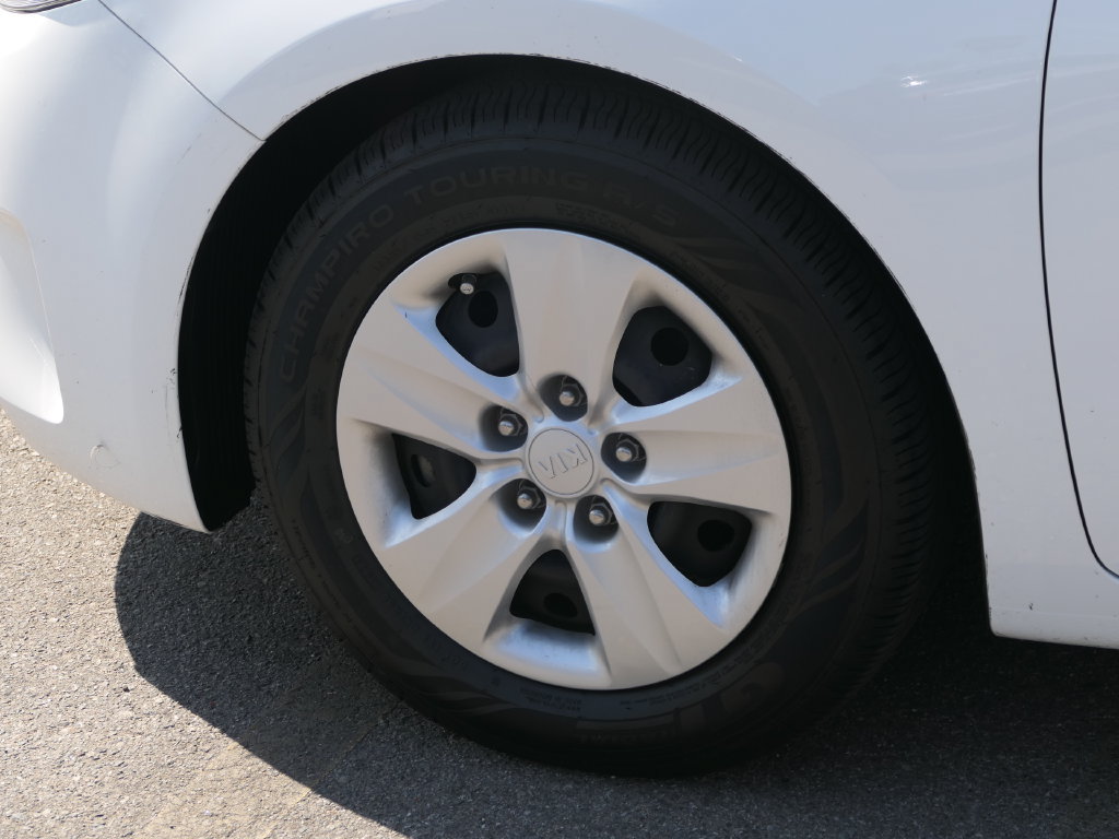 Used 2017 Kia Forte LX FWD image 8