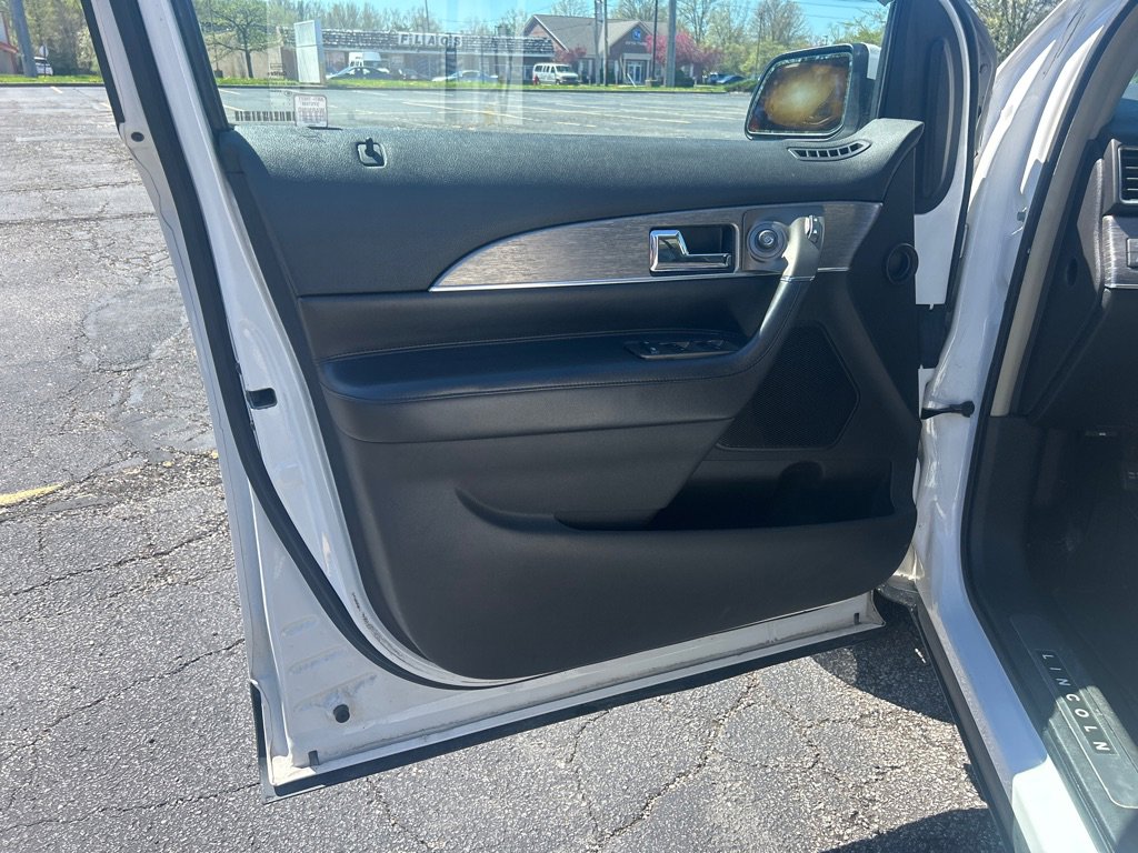 Used 2012 Lincoln MKX AWD image 13