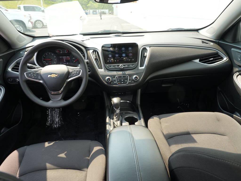 Used 2023 Chevrolet Malibu LT FWD image 25