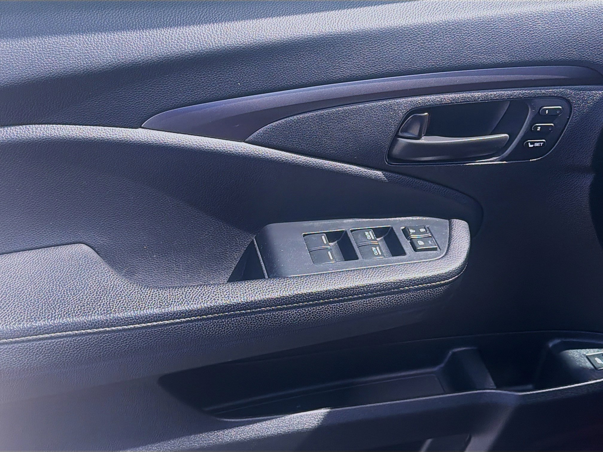 Certified 2025 Honda Passport EX-L image 16