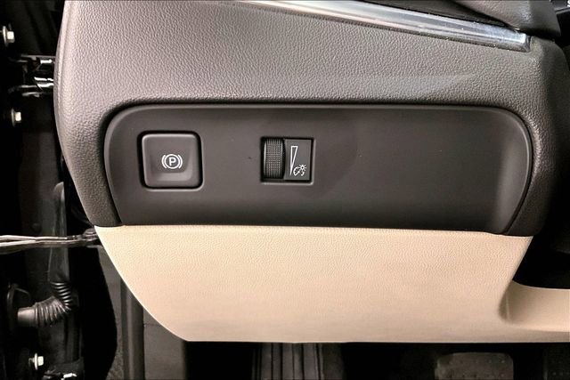 Used 2023 Buick Enclave Essence image 35