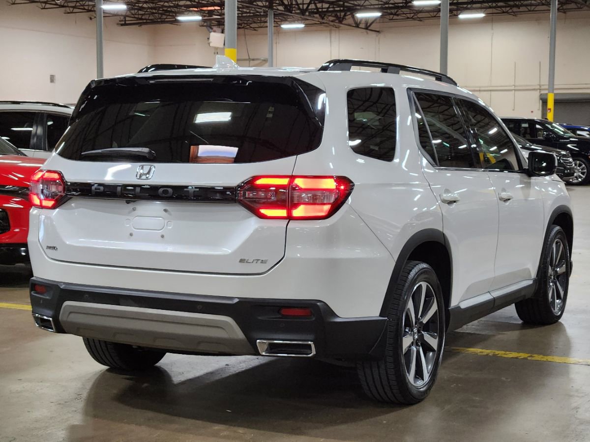 Used 2023 Honda Pilot Elite image 8