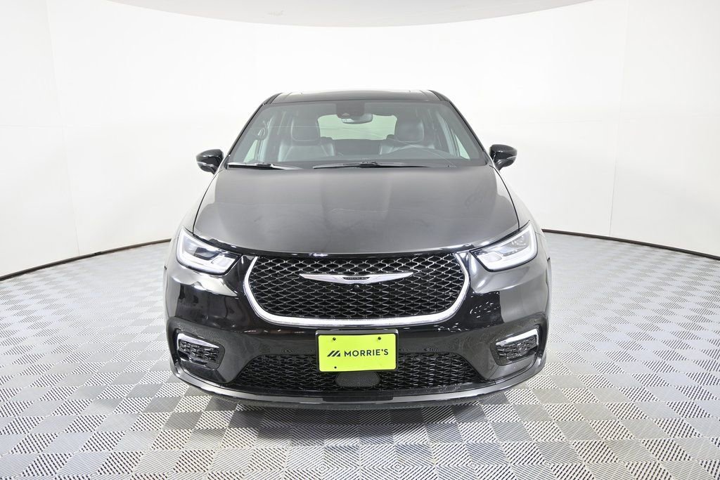 Used 2025 Chrysler Pacifica Select FWD image 11