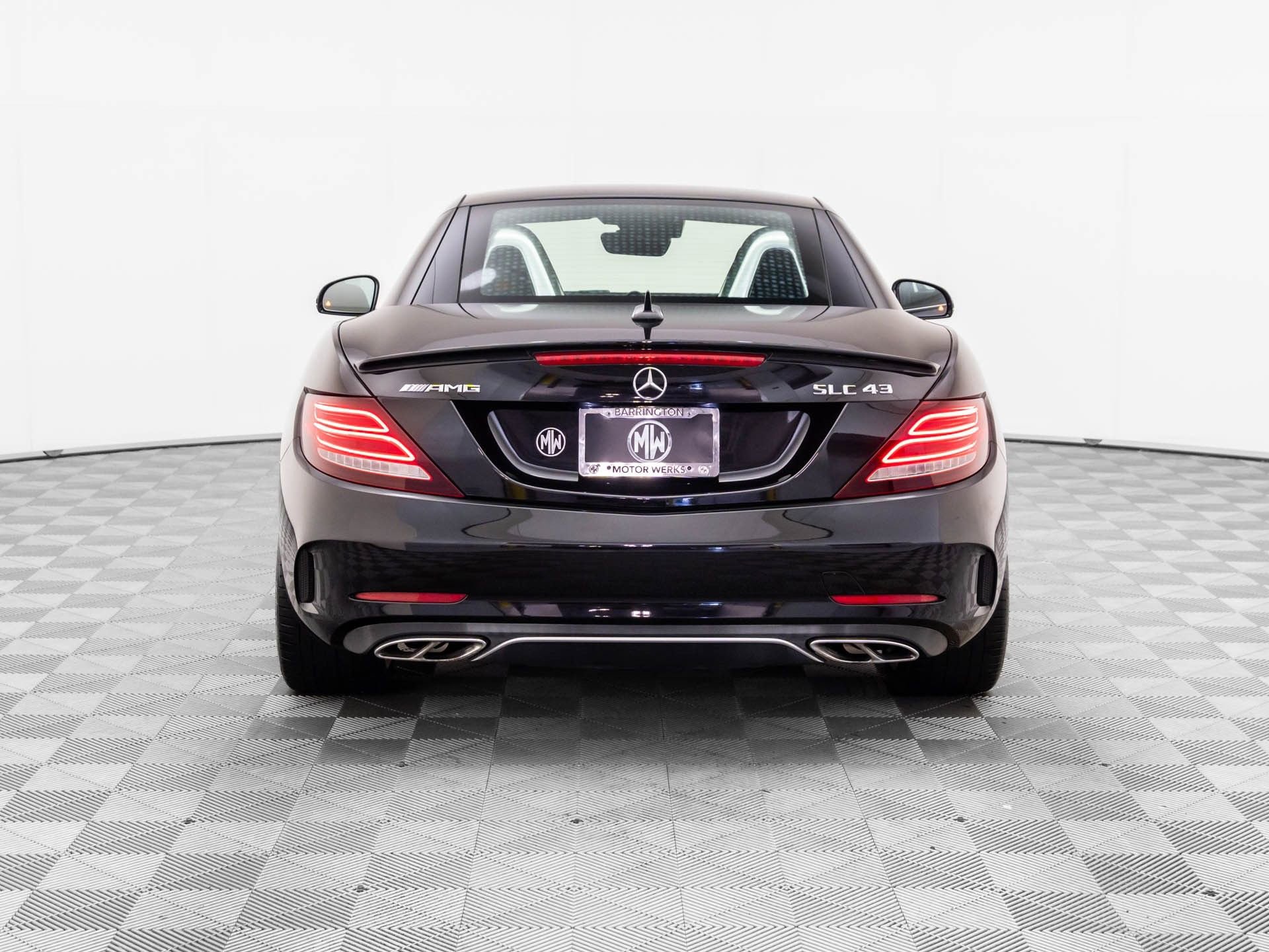 Used 2017 Mercedes-Benz SLC 43 AMG image 4