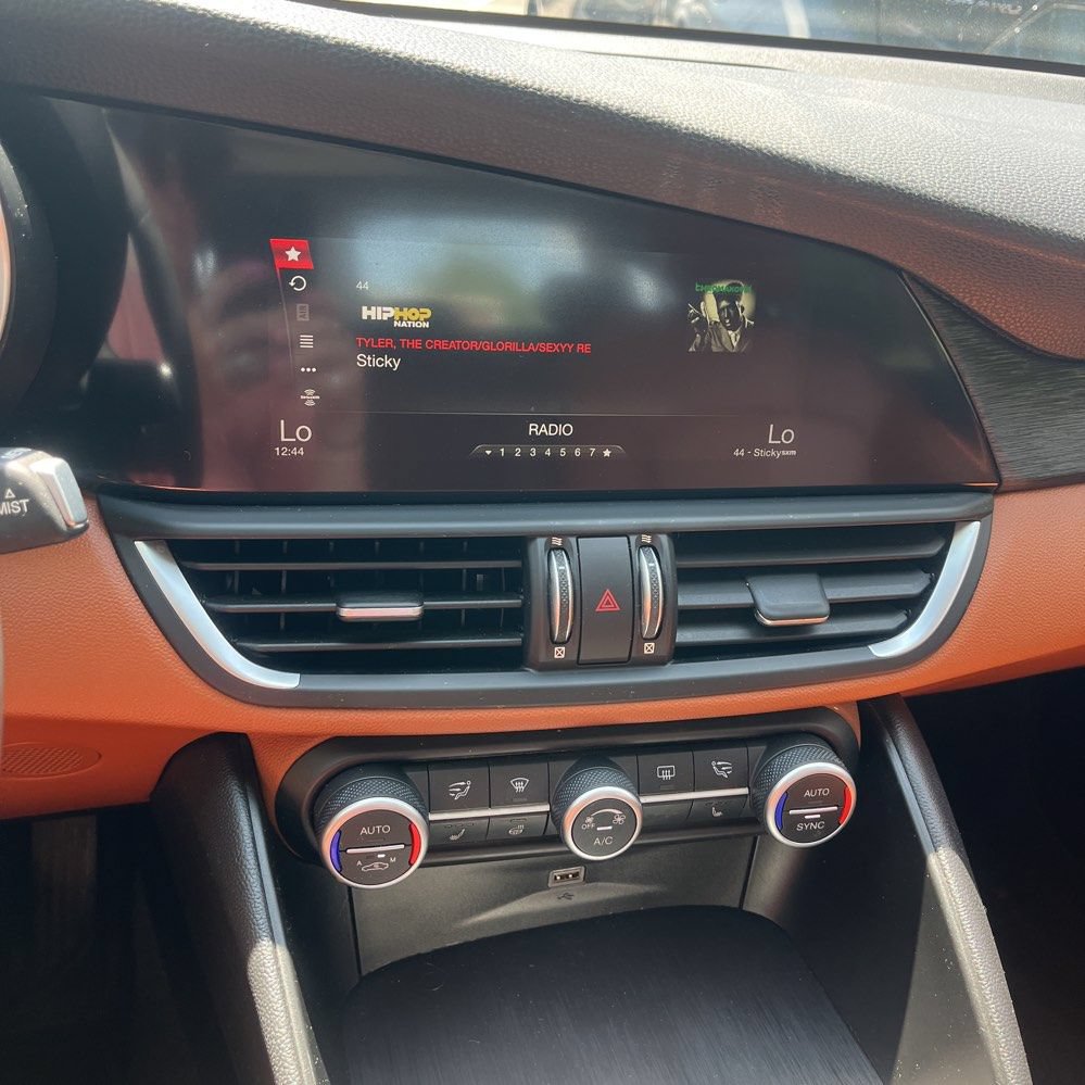 Used 2019 Alfa Romeo Giulia AWD image 15