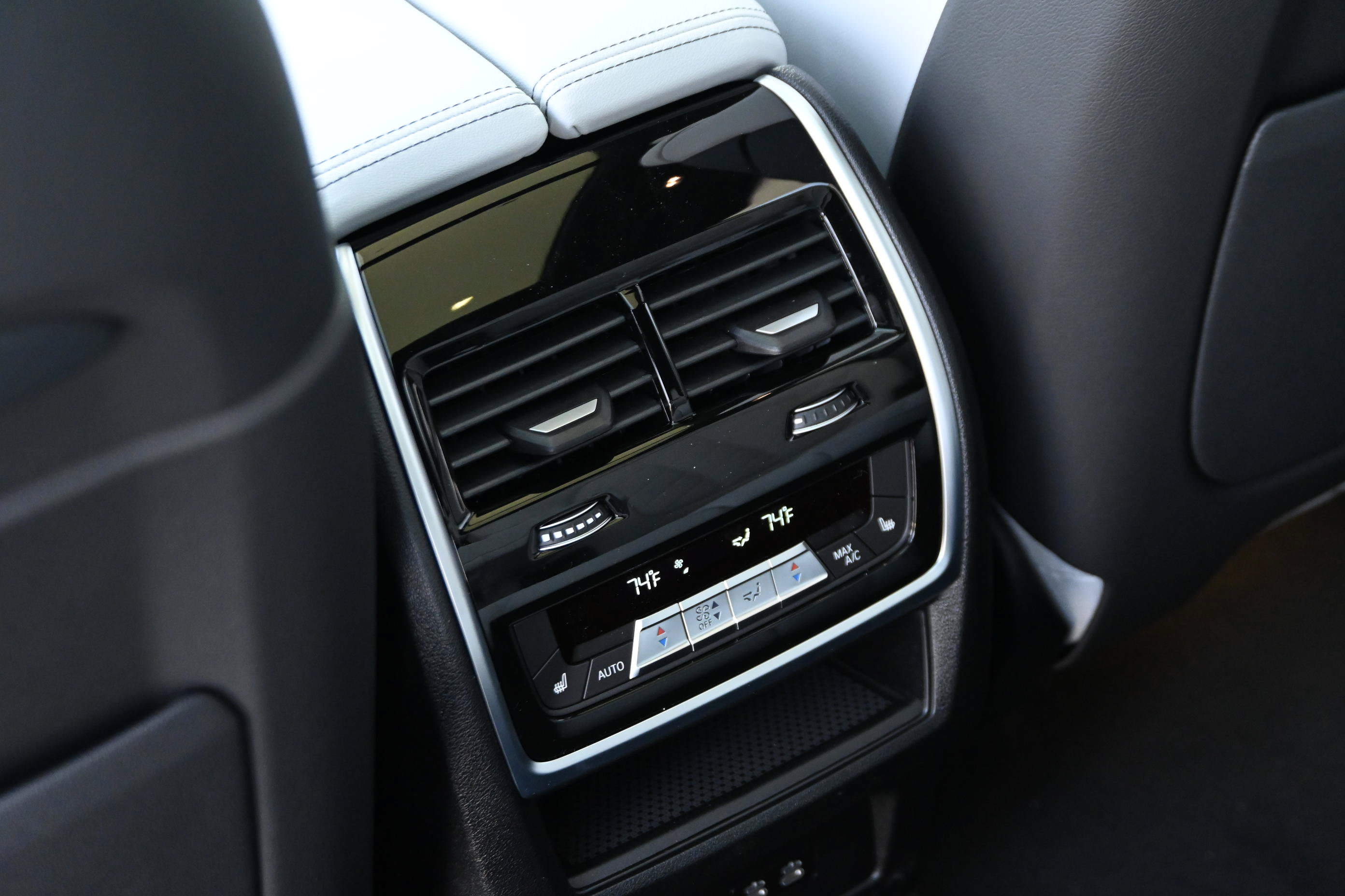 Used 2026 BMW X7 xDrive40i AWD/4WD image 29