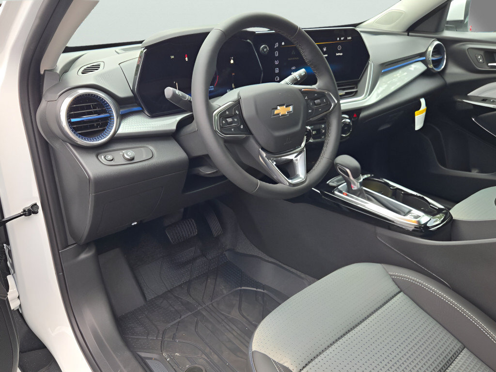 Certified 2026 Chevrolet Trax LT w/ LT Convenience Package FWD image 26