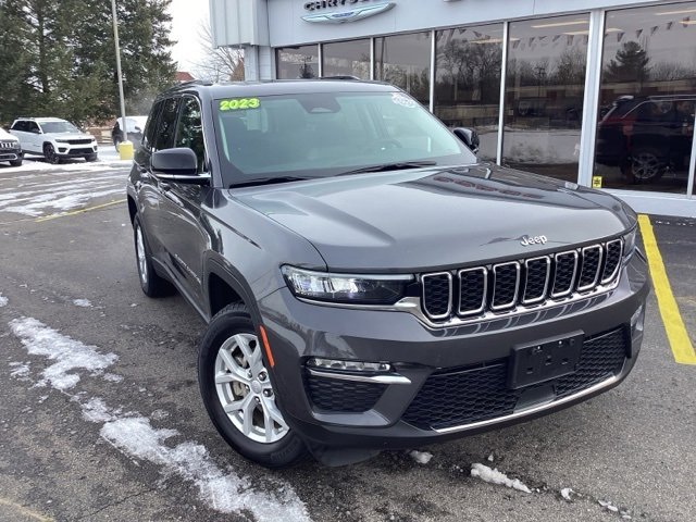 Certified 2023 Jeep Grand Cherokee Limited image 2