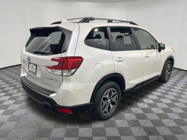 Used 2019 Subaru Forester Premium image 3
