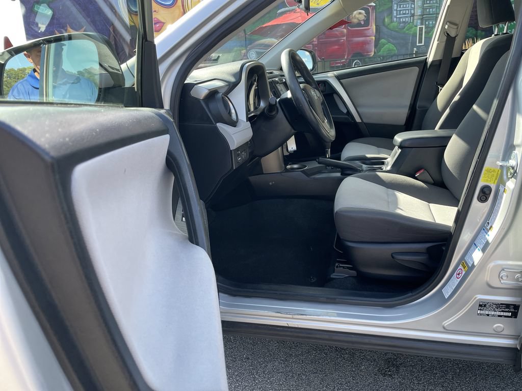 Used 2015 Toyota RAV4 LE AWD/4WD image 14