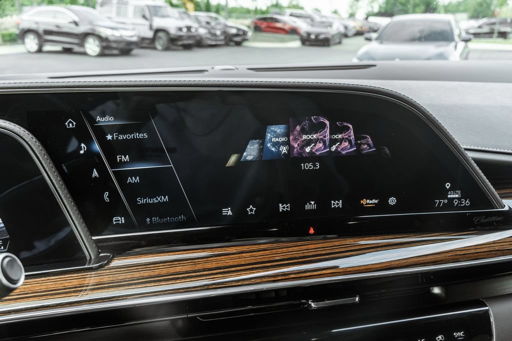Used 2023 Cadillac Escalade Premium Luxury AWD/4WD image 21