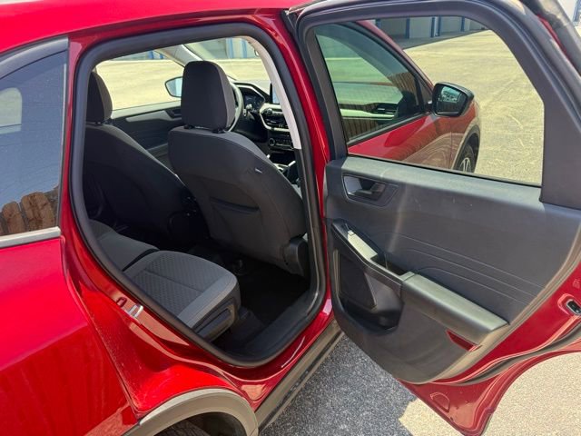 Used 2022 Ford Escape SE w/ SE Sport Appearance Package image 10